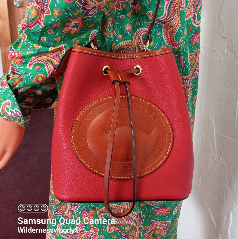 Dooney & Bourke Drawstring 20, Duck Drawstring Heritage Collection 2025